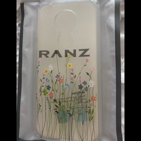 🌸Nwt moto G7 Phone case. Brand new never opened - Picture 3 of 5